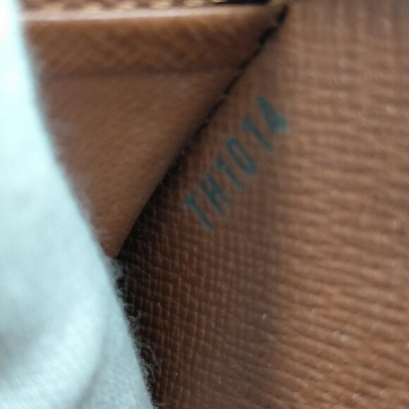 Authentic Louis Vuitton Brown Monogram Wallet mn429-112925 - Picture 9 of 9